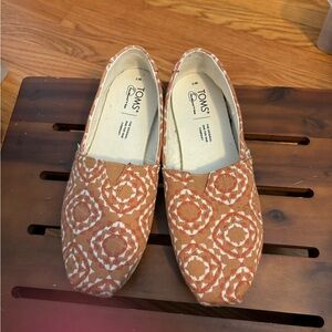 Toms Alpargata Spice Brown Sunburst Blanket Woven Shoes. Size 7. Like new.
